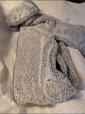 PINK Victoria's Secret Light Gray Plush Sherpa Jacket